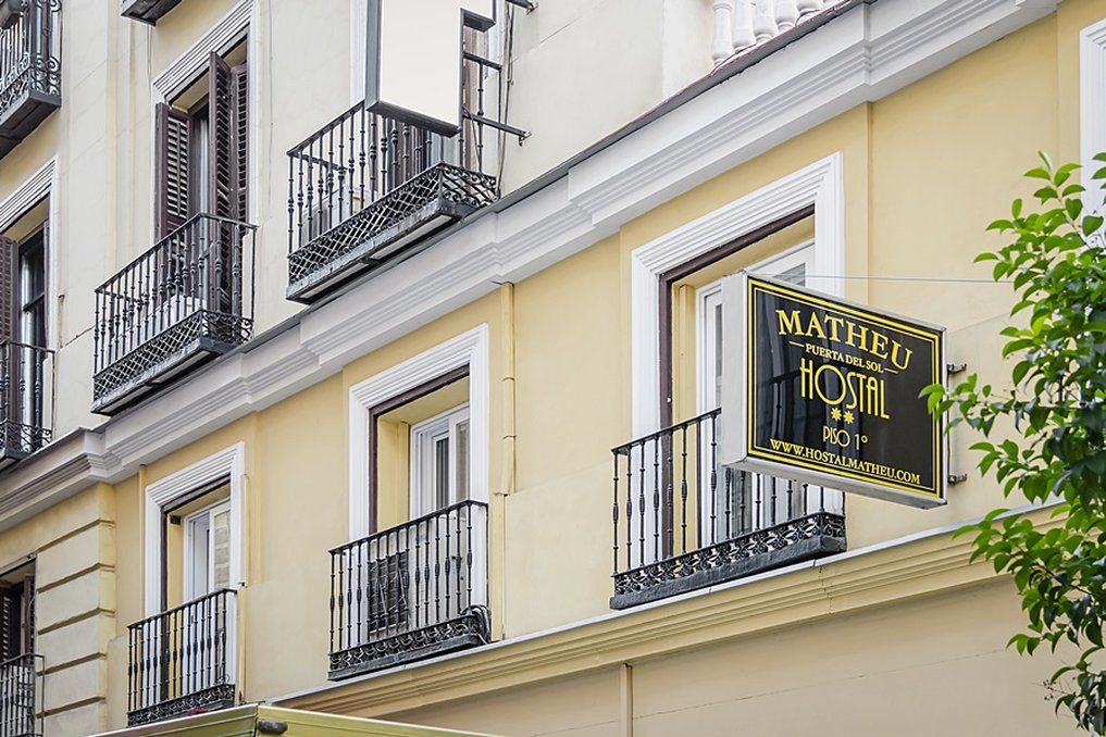 Hostal Matheu Madrid Exterior photo
